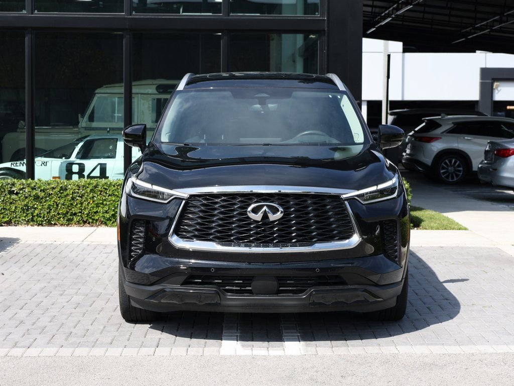 Certified 2025 INFINITI QX60 Luxe w/ Vision Package image 3