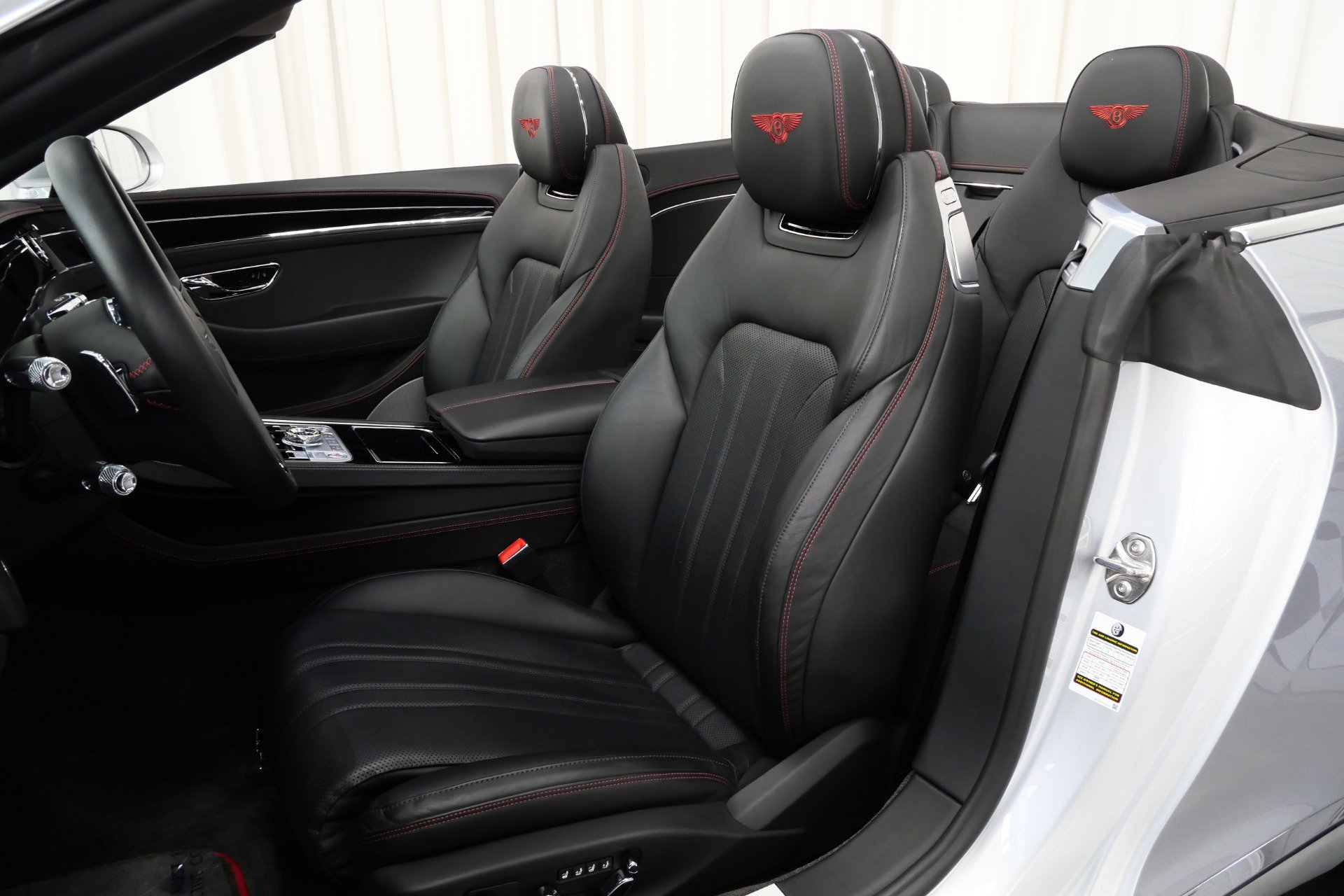 Used 2020 Bentley Continental GT V8 image 25