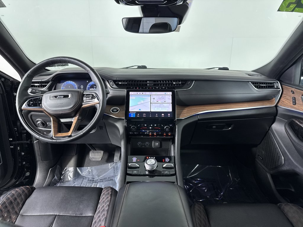 Used 2023 Jeep Grand Cherokee L Summit AWD/4WD image 3