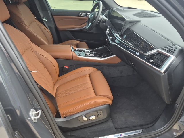 Used 2026 BMW X5 xDrive50e w/ M Sport Package AWD/4WD image 12