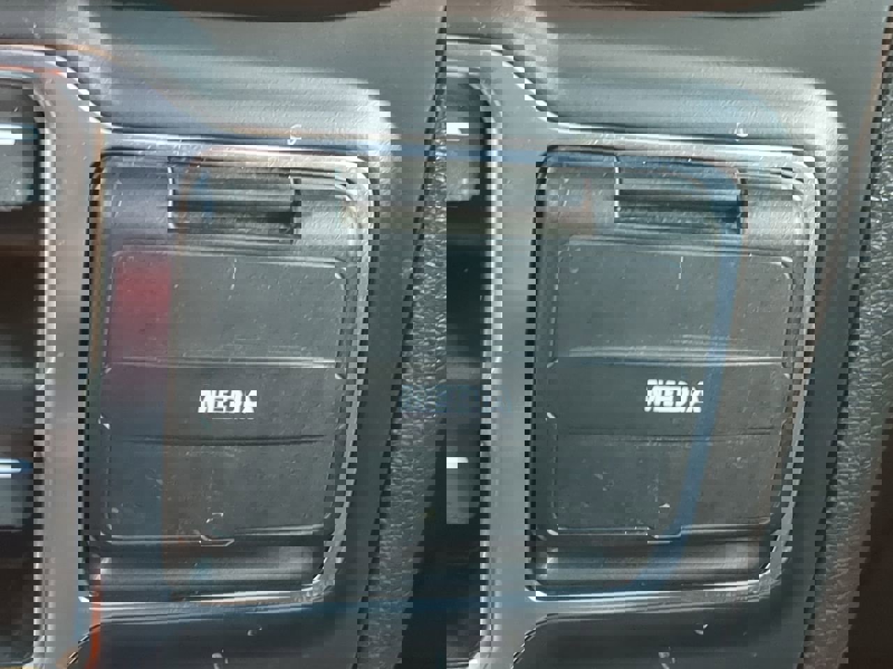 Used 2020 Jeep Wrangler Unlimited Sahara w/ Uconnect 4C Nav & Sound Group image 21