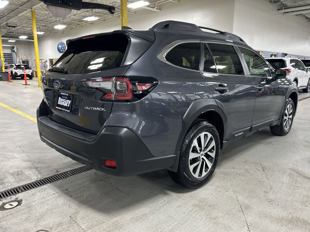 Certified 2025 Subaru Outback Premium image 8