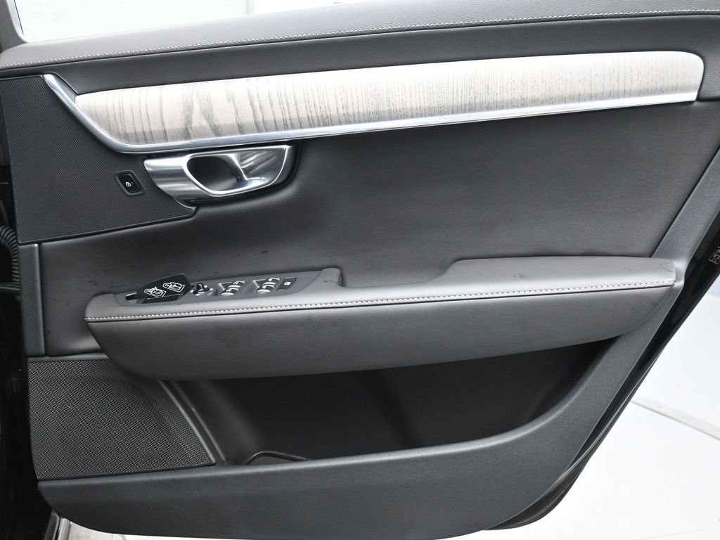 Used 2023 Volvo S90 B6 Ultimate w/ Protection Package Premier image 23