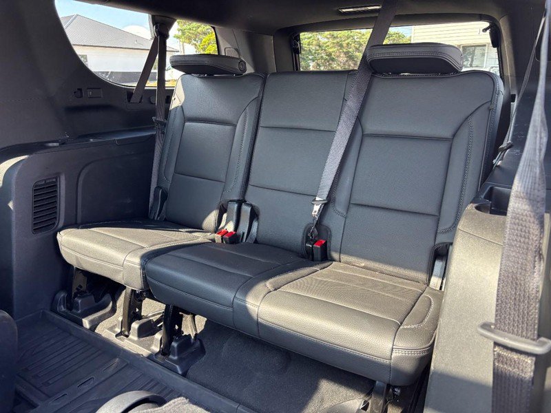 Used 2025 GMC Yukon XL Denali w/ Sun & Power Step Package AWD/4WD image 13