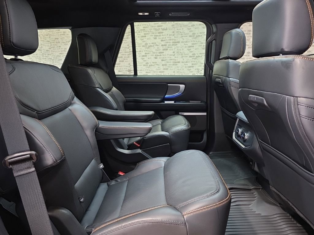 Used 2025 Ford Expedition Tremor image 12