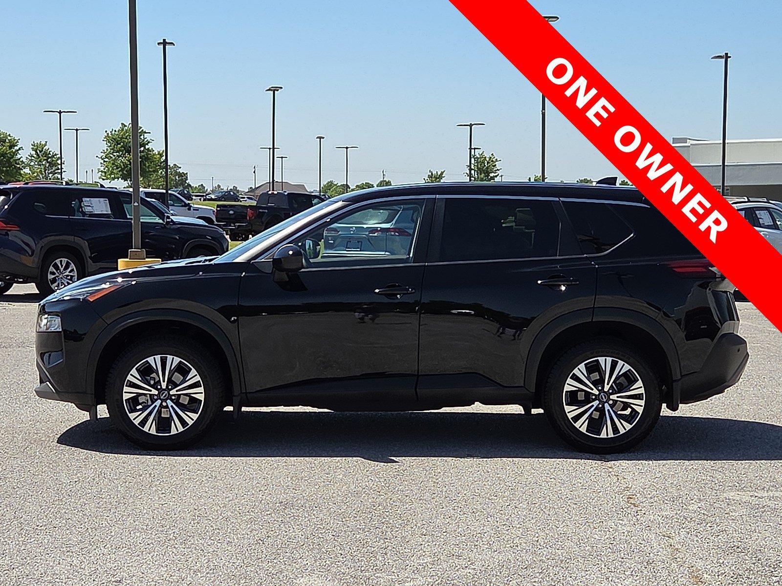 Used 2023 Nissan Rogue SV AWD/4WD image 3