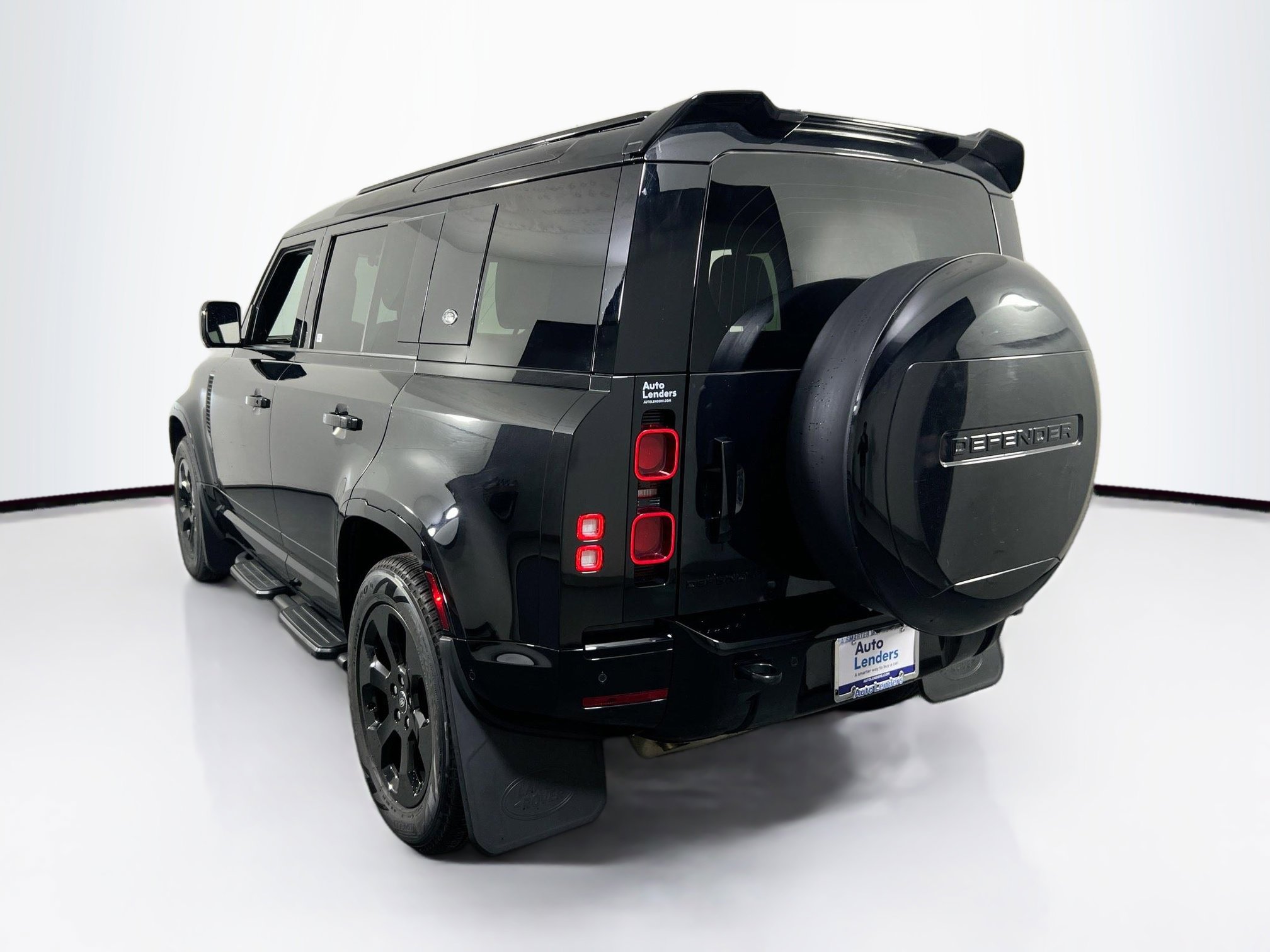 Used 2024 Land Rover Defender 110 X-Dynamic SE image 7