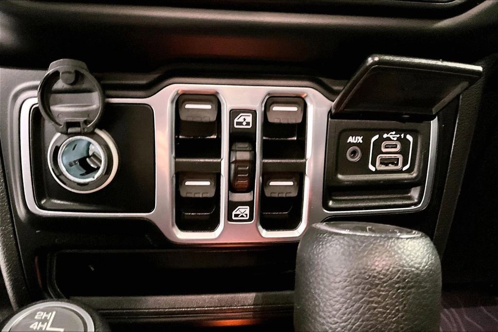 Used 2022 Jeep Wrangler Unlimited Sahara w/ Cold Weather Group image 30