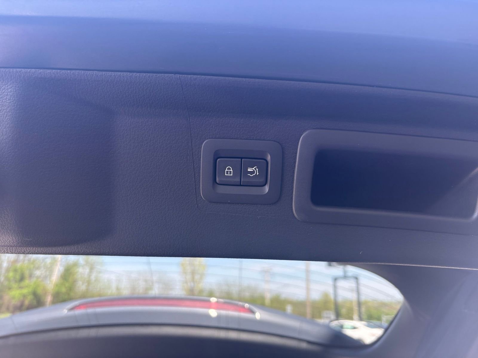 Used 2025 MAZDA CX-50 2.5 Hybrid w/ Premium Plus Pkg image 24