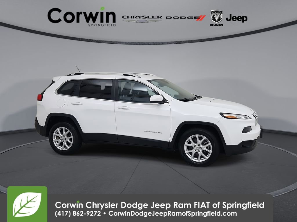 Used 2018 Jeep Cherokee Latitude w/ Cold Weather Group image 1