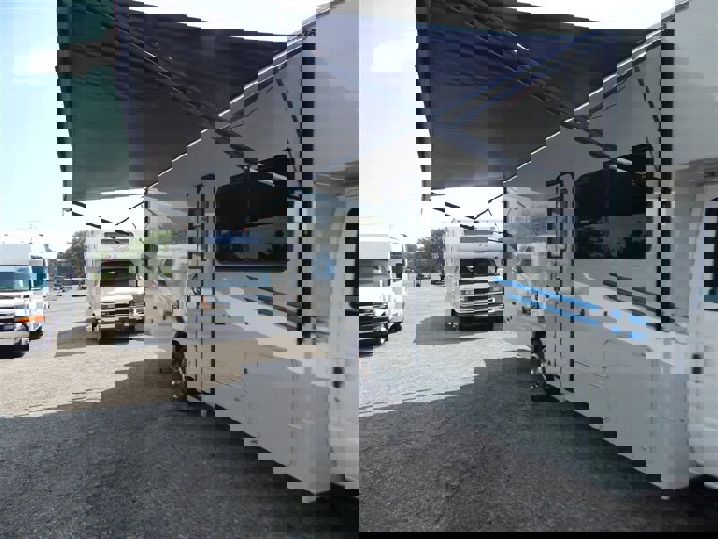 Used 2022 Ford E-450 and Econoline 450 Super Duty w/ Motorhome Prep Package image 44