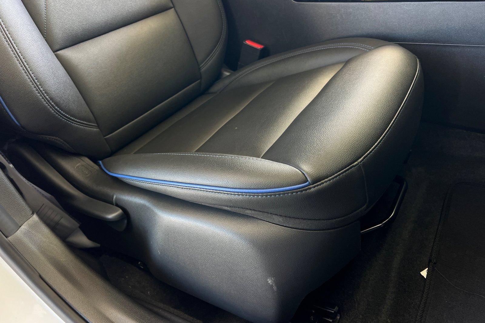 Used 2025 Buick Envista Sport Touring FWD image 23
