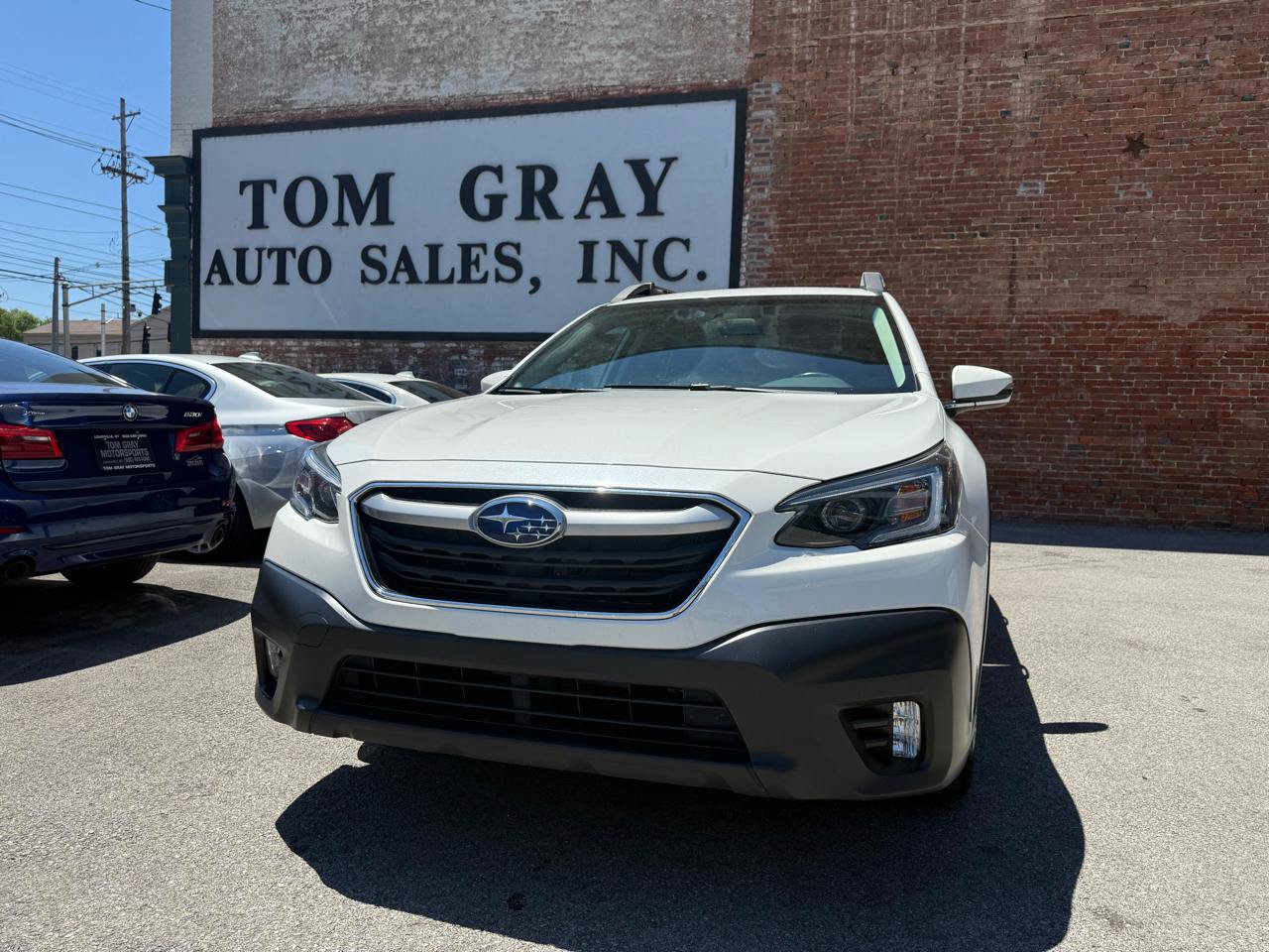 Used 2022 Subaru Outback Premium AWD/4WD image 1