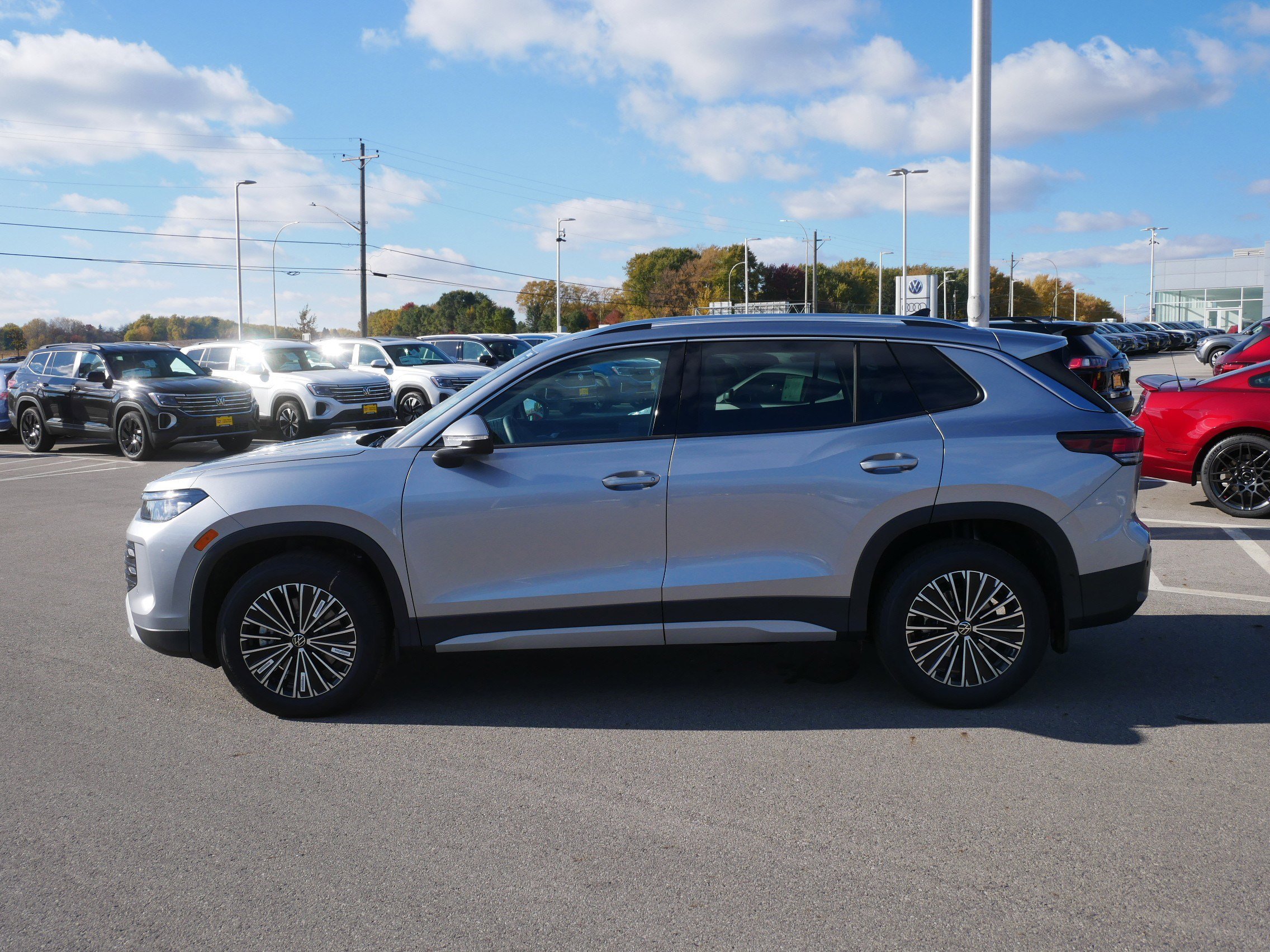 New 2025 Volkswagen Tiguan S video 3