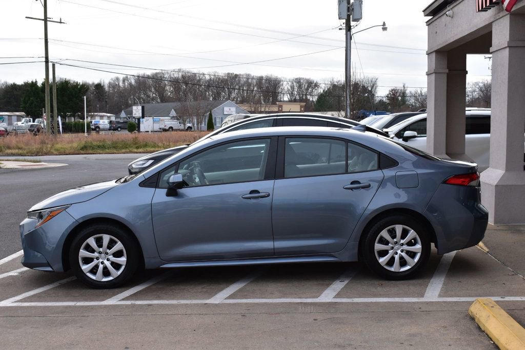 Used 2022 Toyota Corolla LE image 5