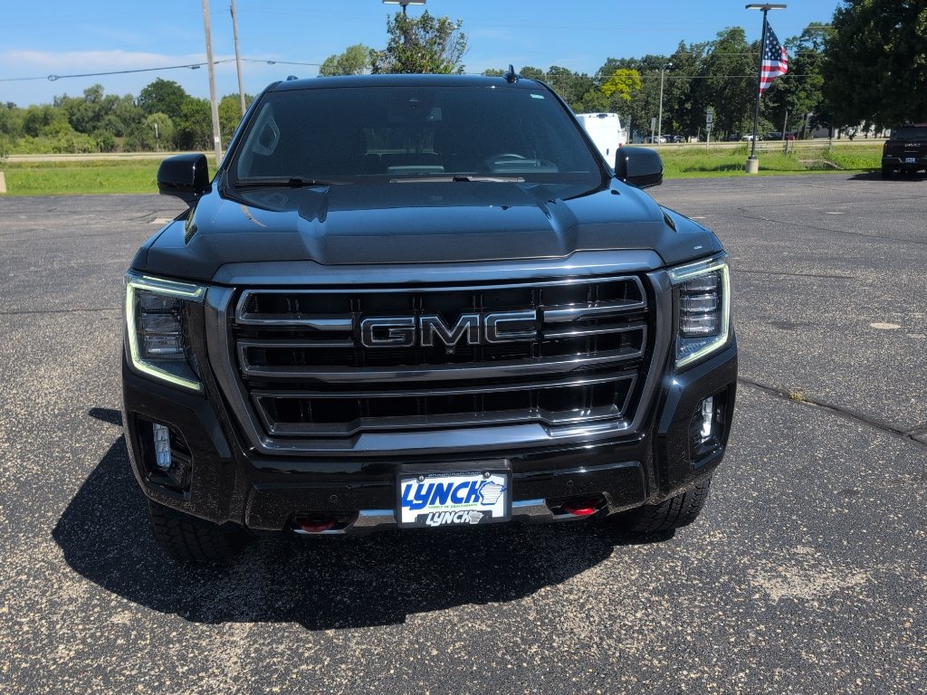Used 2023 GMC Yukon AT4 w/ AT4 Premium Package AWD/4WD image 9