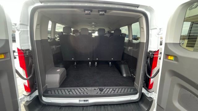 Used 2023 Ford Transit 350 XLT image 5