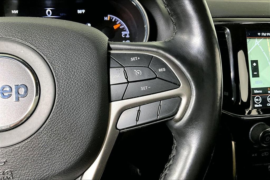 Used 2021 Jeep Grand Cherokee Laredo X image 18