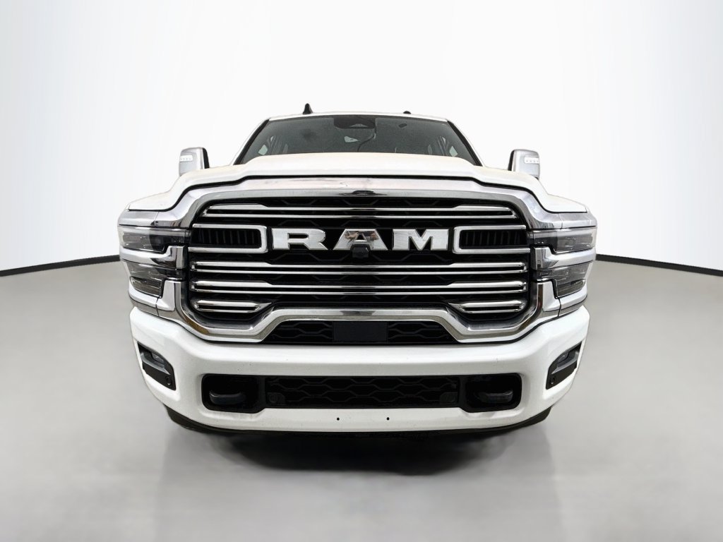 Used 2025 RAM 2500 Laramie AWD/4WD image 2