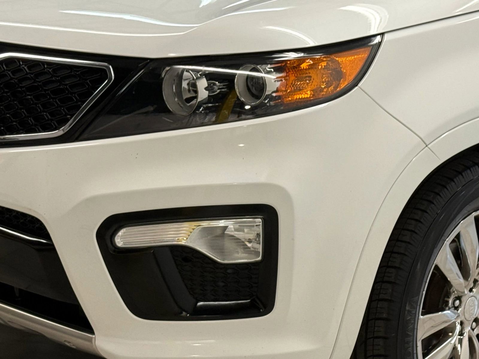 Used 2012 Kia Sorento SX w/ SX Premium Pkg image 4