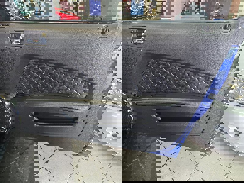 Used 2012 Ford Mustang GT Premium w/ GT Coupe Accessory Pkg 1 image 11