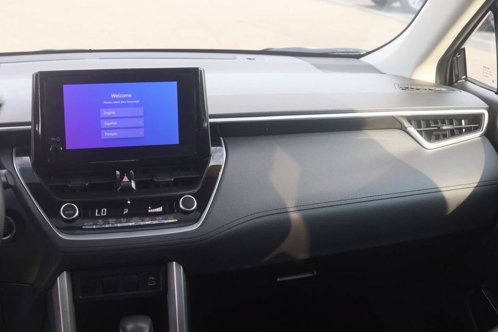 Used 2023 Toyota Corolla Cross LE w/ Moonroof Package AWD/4WD image 9