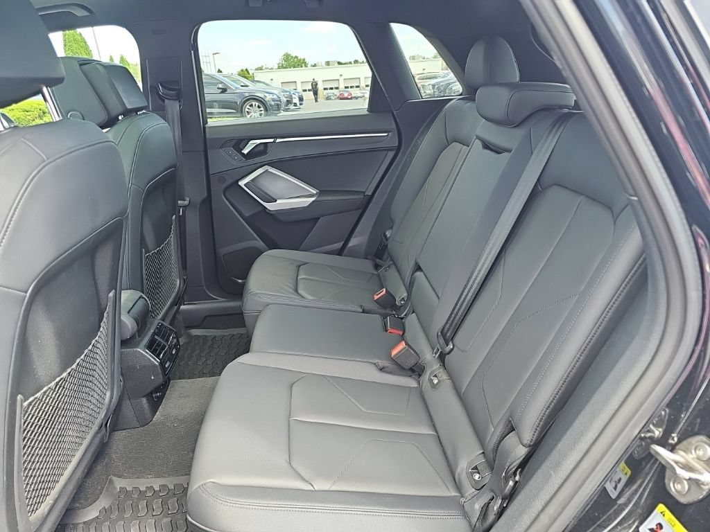 Used 2024 Audi Q3 2.0T Premium AWD/4WD image 12