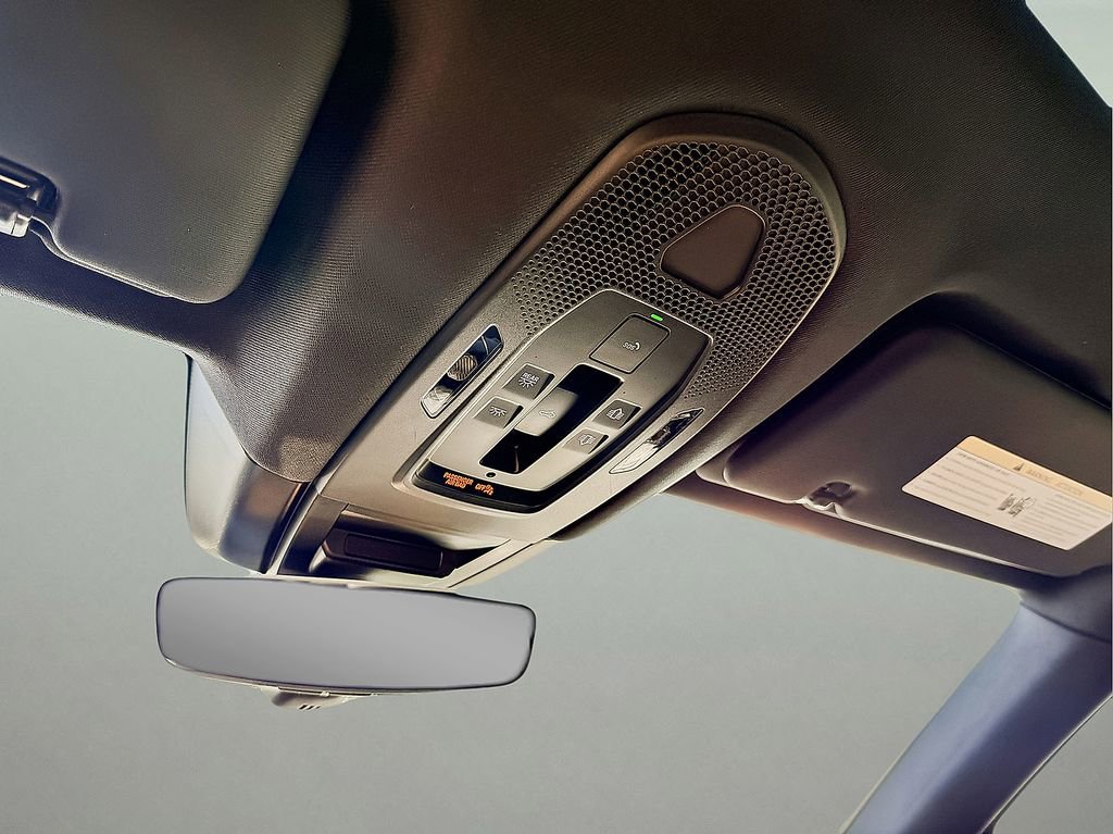 Used 2024 Porsche Cayenne w/ Premium Package image 30