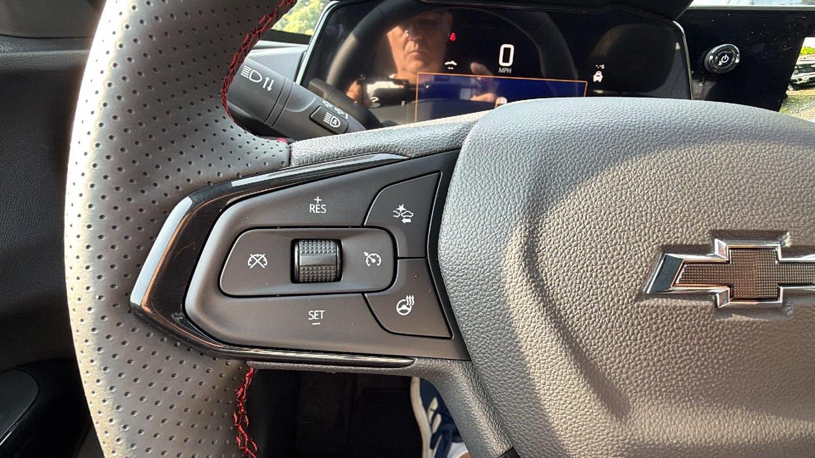 New 2026 Chevrolet Trax RS w/ Sunroof Package FWD image 23