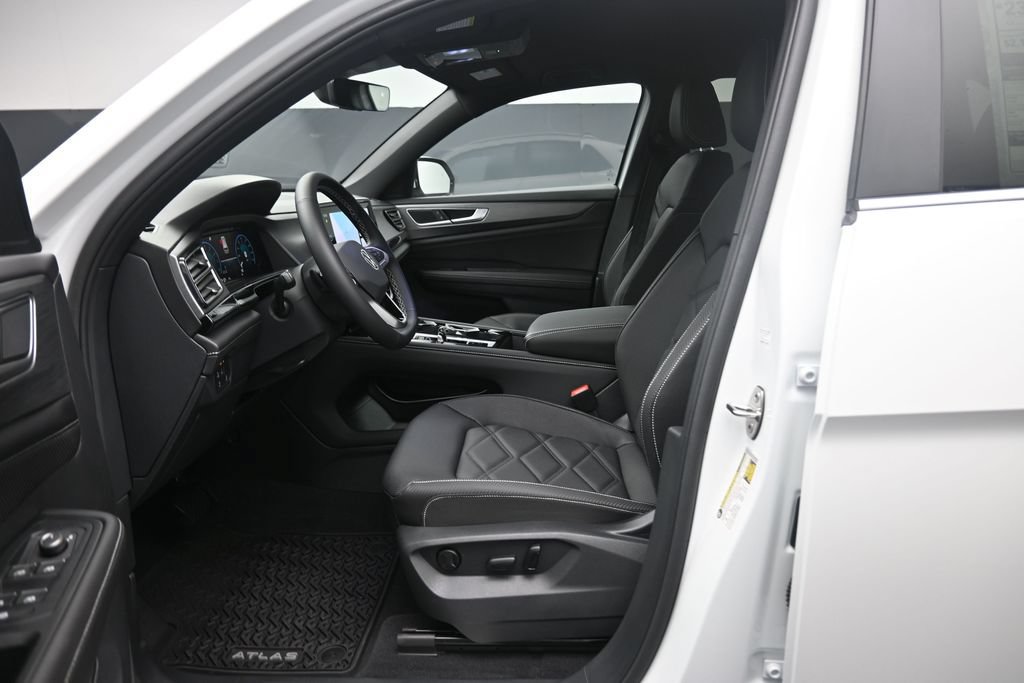 New 2026 Volkswagen Atlas Cross Sport SE FWD image 18