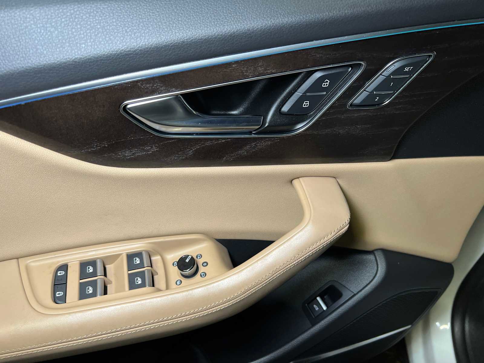 Used 2022 Audi Q8 Prestige image 25