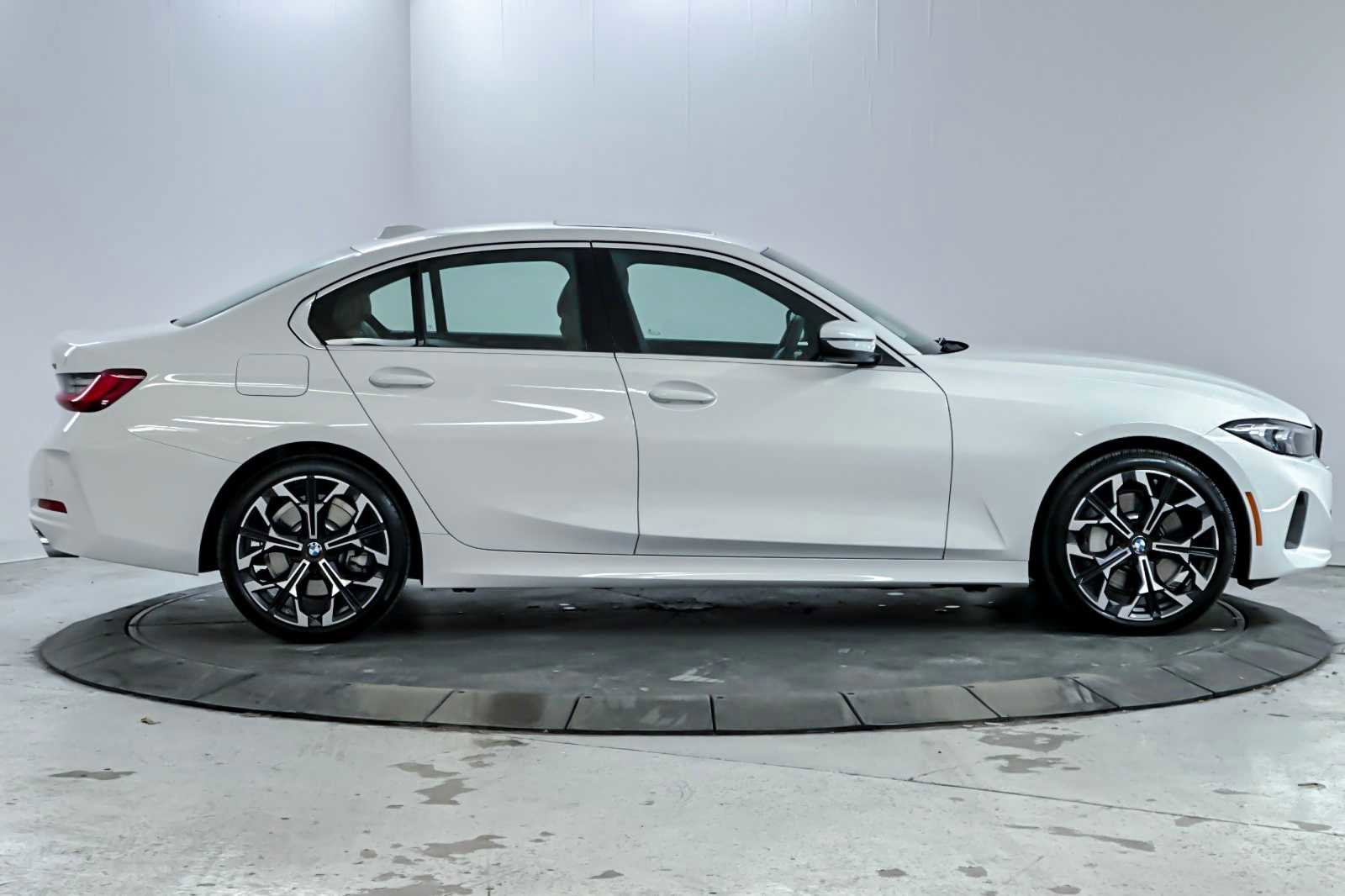 Used 2025 BMW 330i Sedan w/ Convenience Package image 8