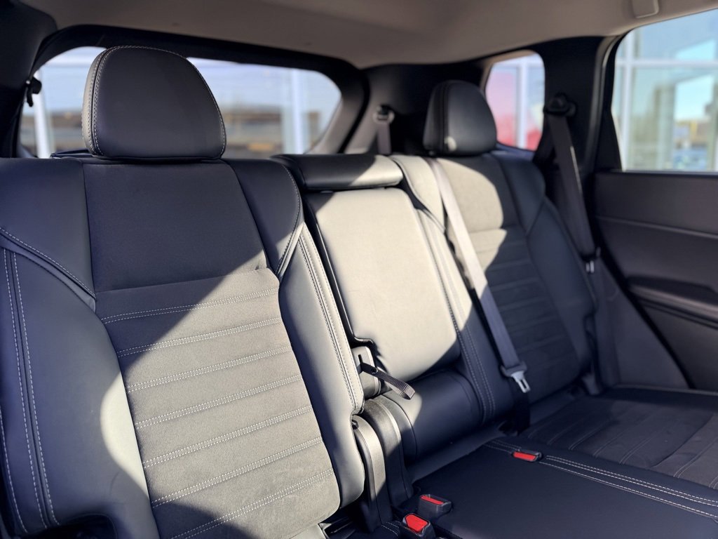 Used 2024 Mitsubishi Outlander SE image 19