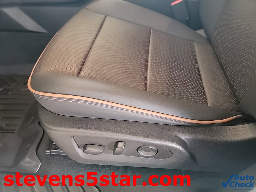 Used 2024 GMC Canyon AT4 w/ AT4 Premium Package image 13