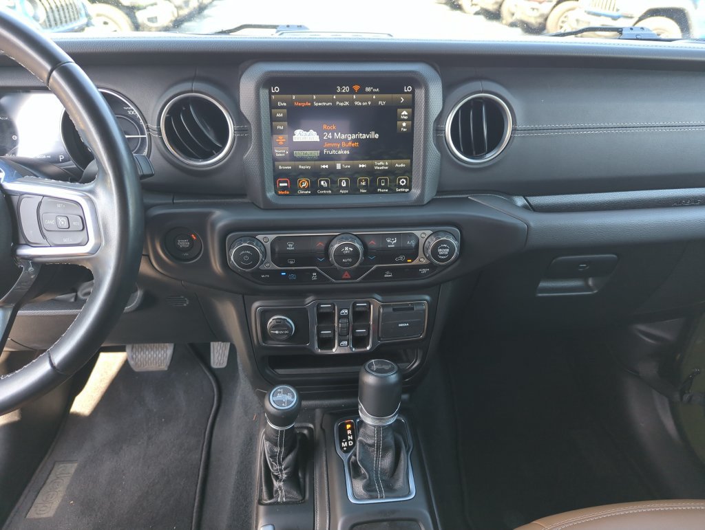 Used 2022 Jeep Wrangler Unlimited Sahara AWD/4WD image 24