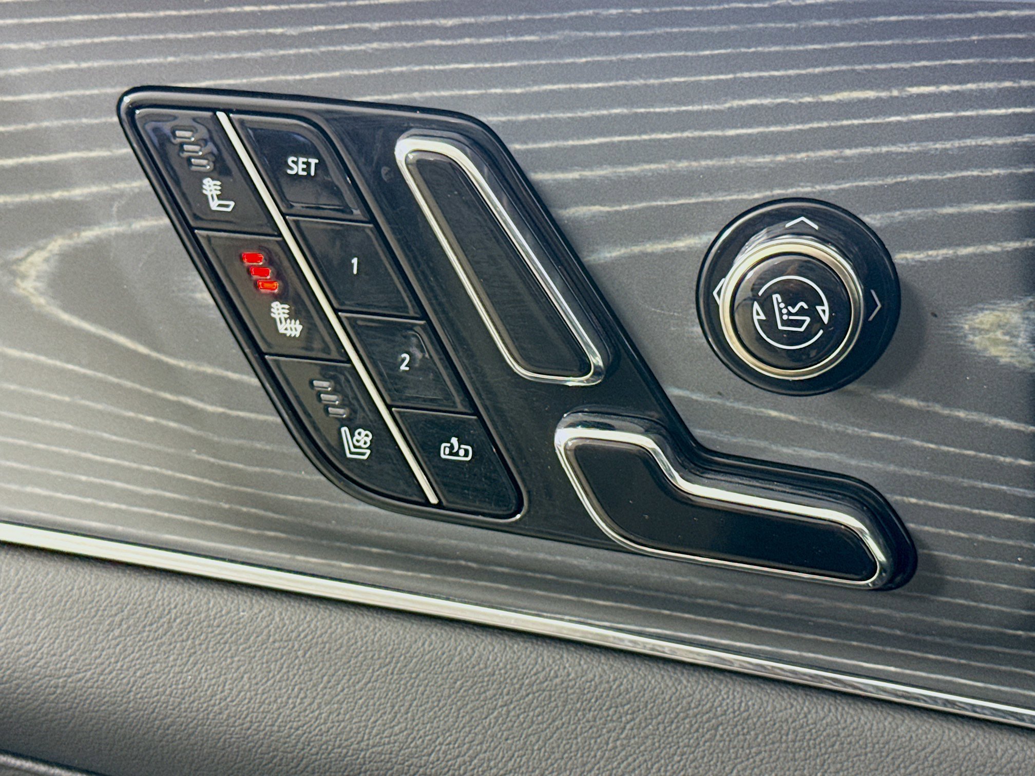 Used 2024 Cadillac Lyriq Sport AWD/4WD image 21