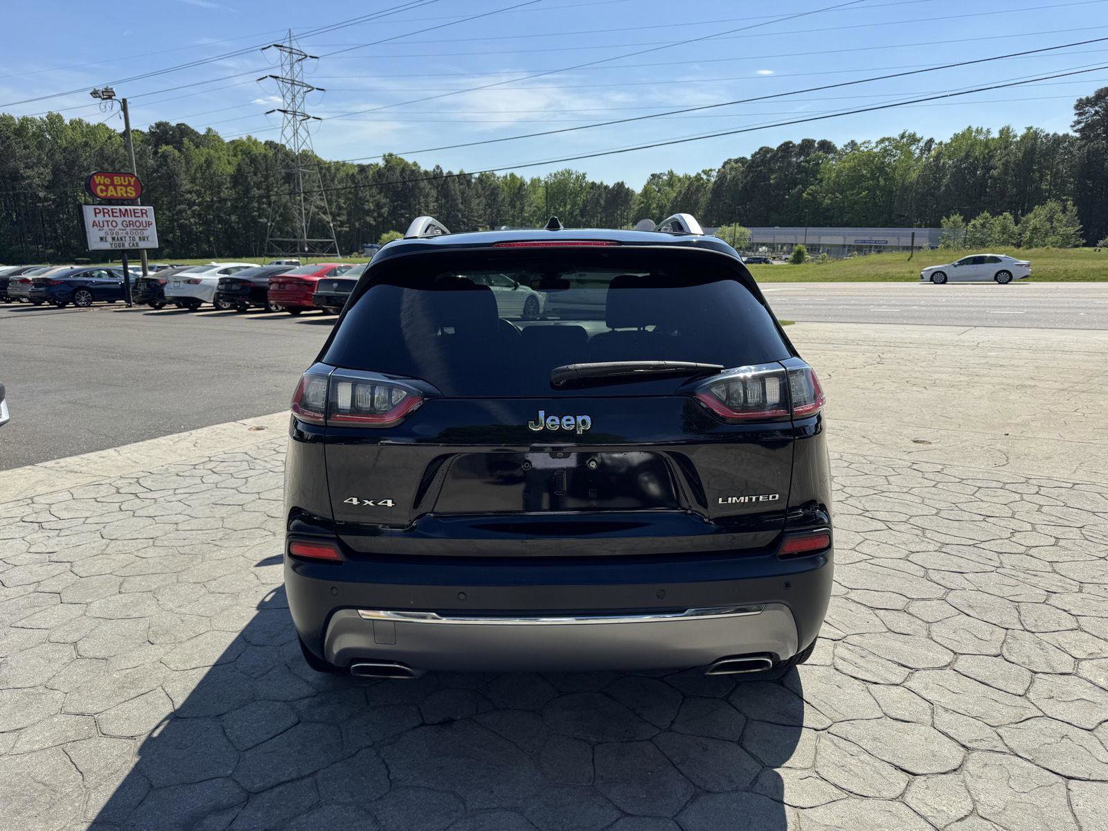 Used 2019 Jeep Cherokee Limited image 11
