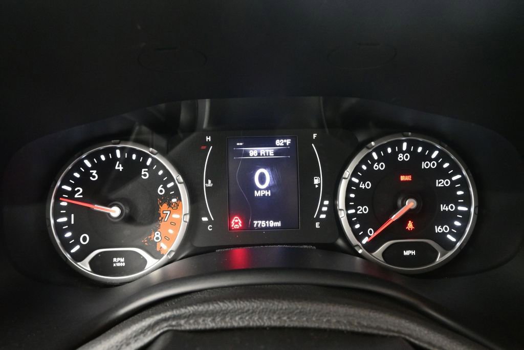 Used 2015 Jeep Renegade Latitude AWD/4WD image 32