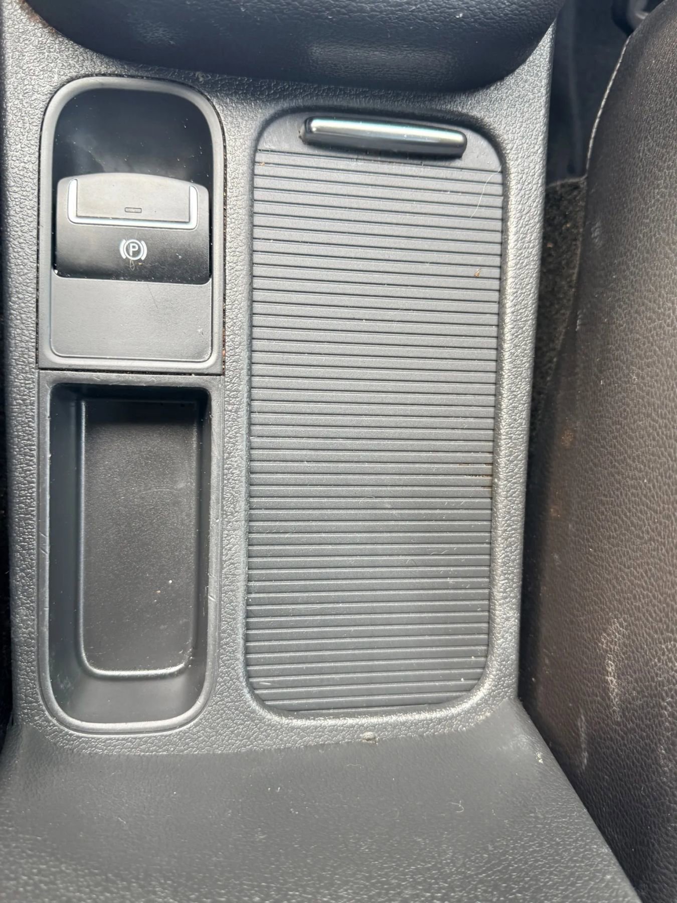 Used 2017 Volkswagen Tiguan S image 28