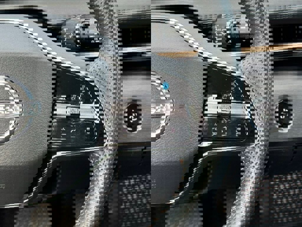 Used 2023 Nissan Ariya FWD image 27