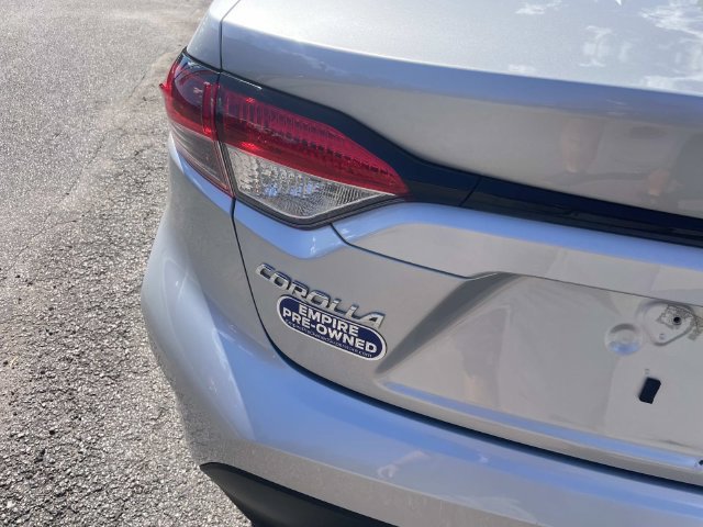 Used 2025 Toyota Corolla LE FWD image 7