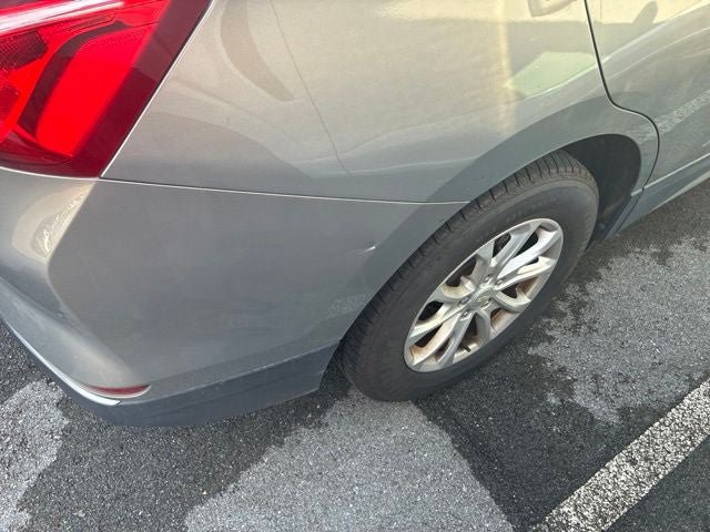 Used 2018 Chevrolet Equinox LT FWD image 26