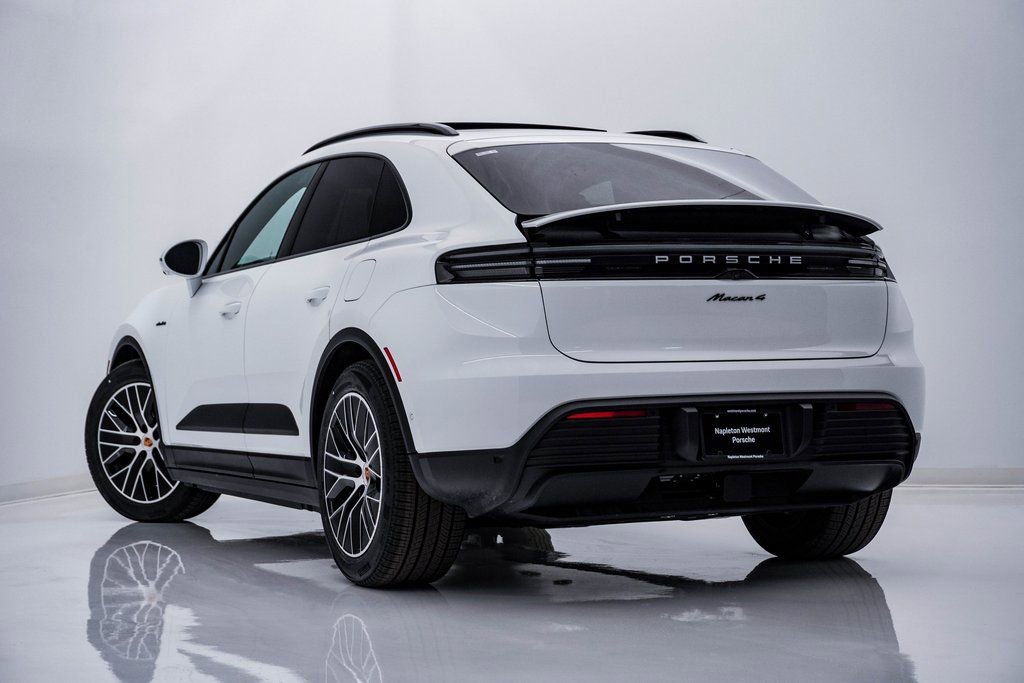 New 2026 Porsche Macan 4 Electric image 3