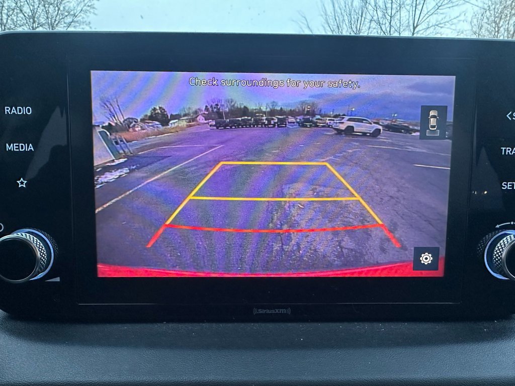 Used 2022 Hyundai Santa Fe SEL w/ Convenience Package image 5