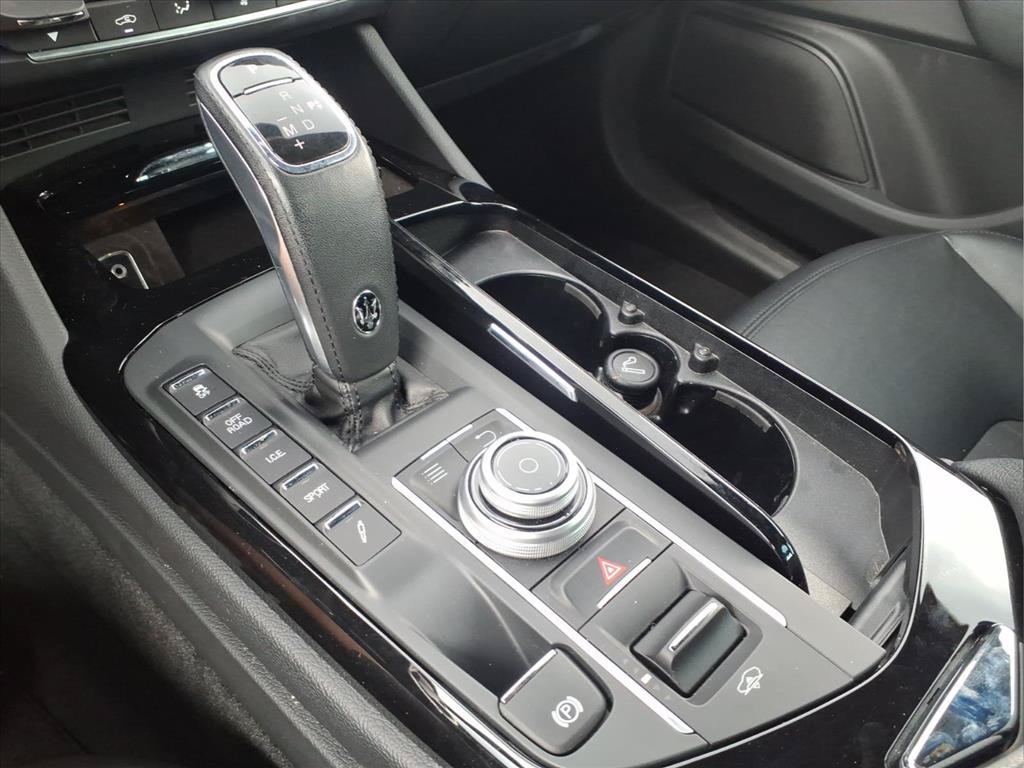 Used 2019 Maserati Levante AWD/4WD image 7