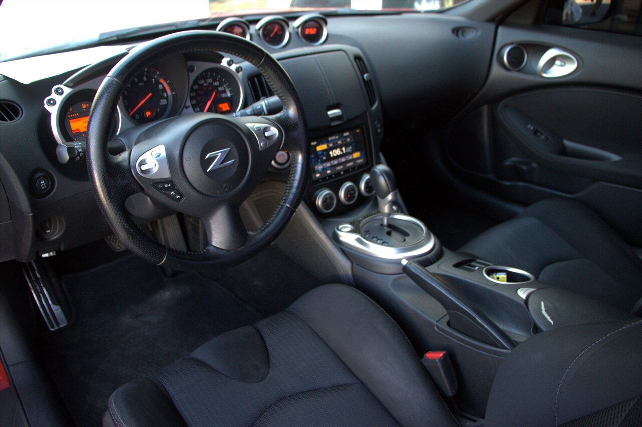 Used 2019 Nissan 370Z Coupe RWD image 15