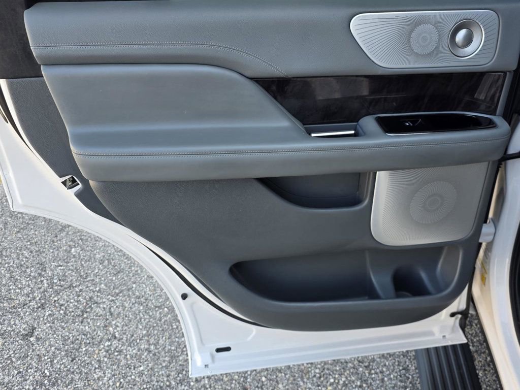 Used 2019 Lincoln Navigator Reserve AWD/4WD image 45