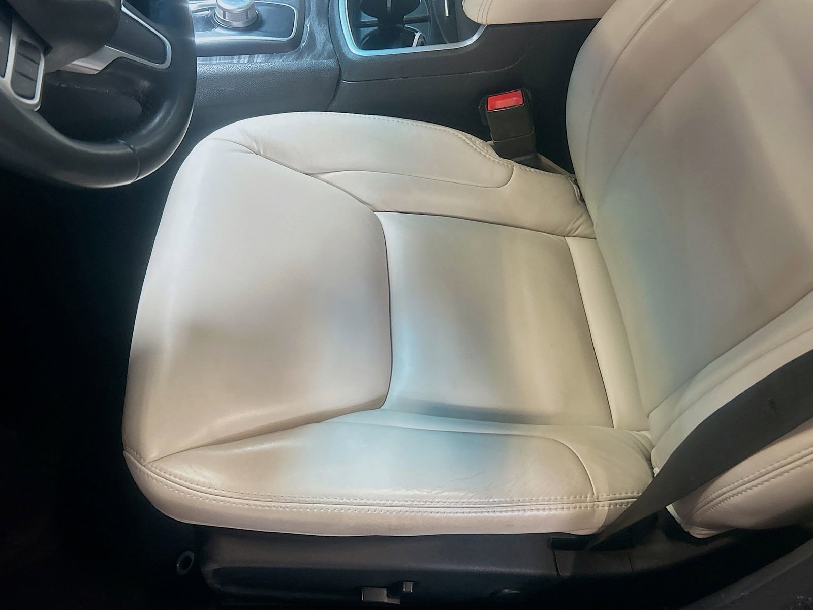 Used 2022 Chrysler 300 Touring L image 18