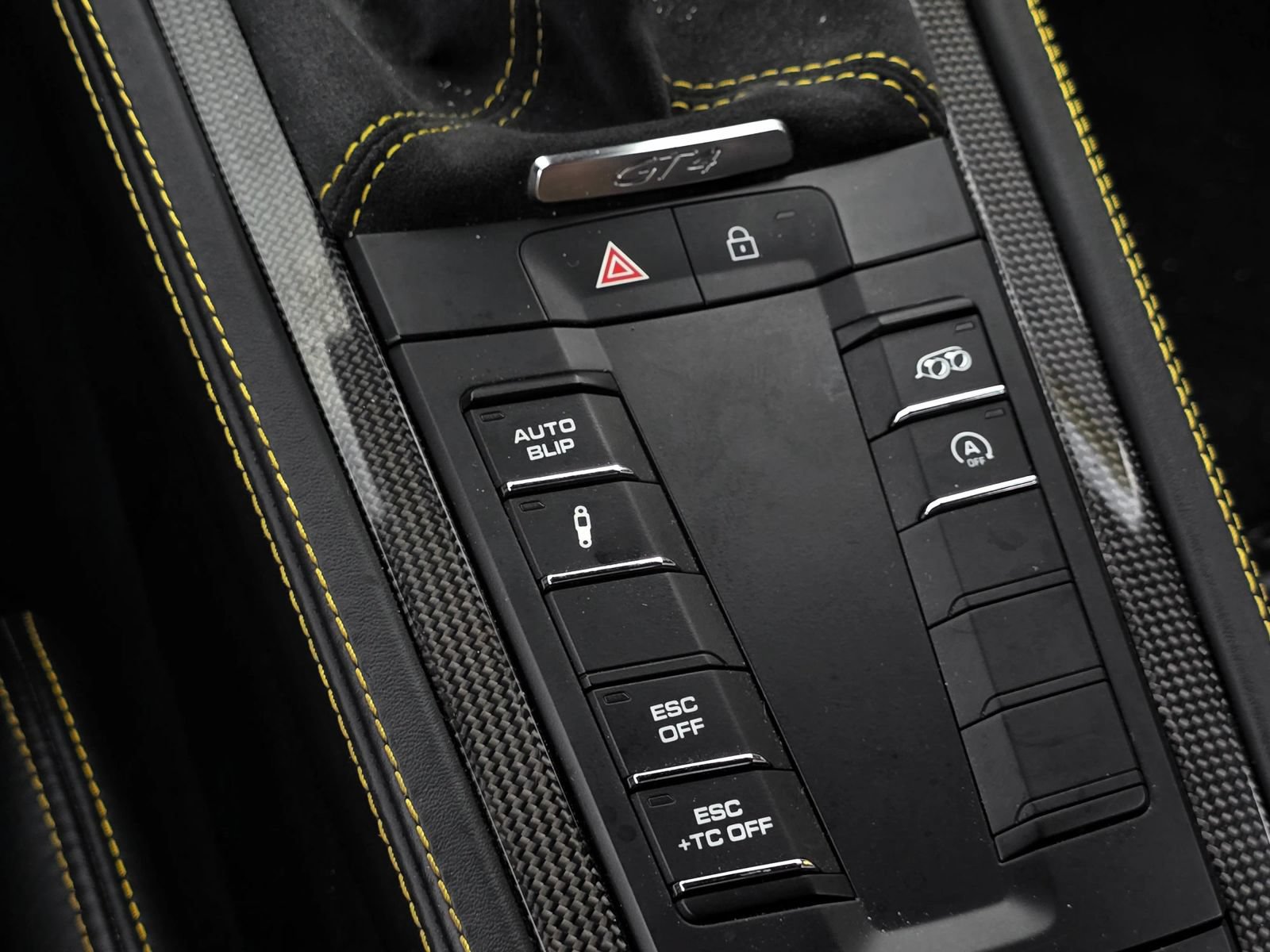 Used 2020 Porsche 718 Cayman GT4 RWD image 54