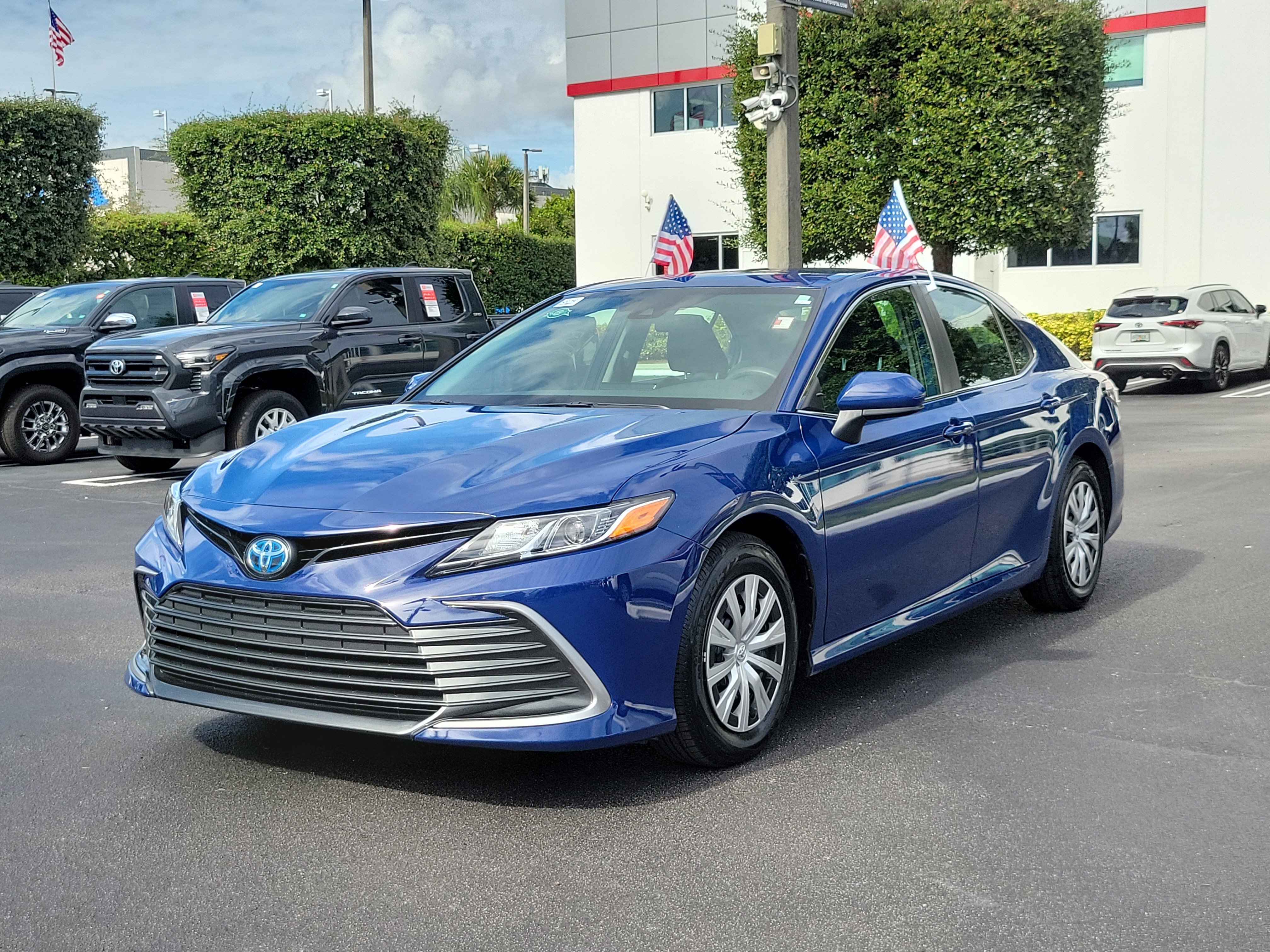 Used 2023 Toyota Camry LE image 6